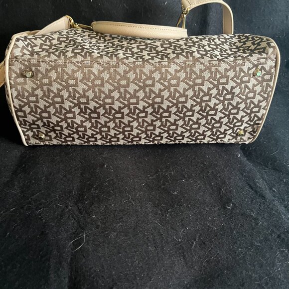 *NWT* DKNY Tan/Chocolate Brown Crossbody/Carry Handle Purse/Bag - Picture 8 of 12